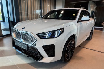 BMW iX2 eDrive20 dostępne od ręki z dotacją 20 tys. netto od BMW